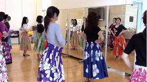 筆者指導による患者さん向け院内フラダンス教室風景(令和元年10月)